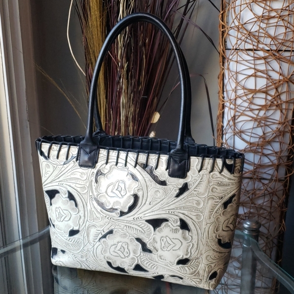 BERGĒ Handbags - BERGĒ Genuine leather made in Italy.